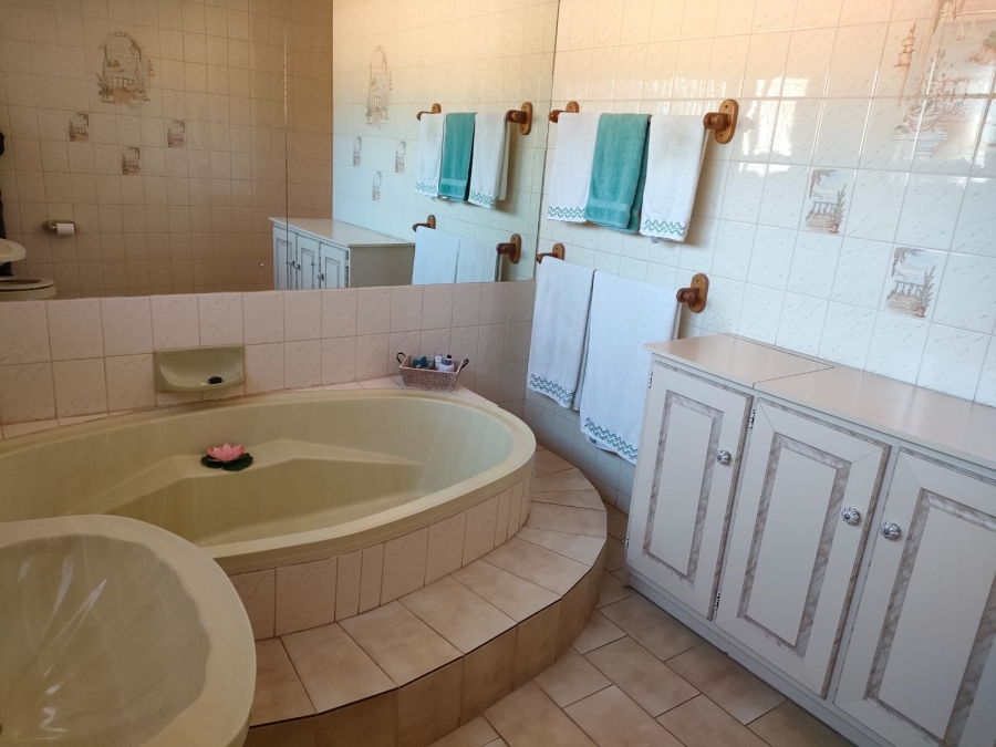 4 Bedroom Property for Sale in Monument Heights Northern Cape
